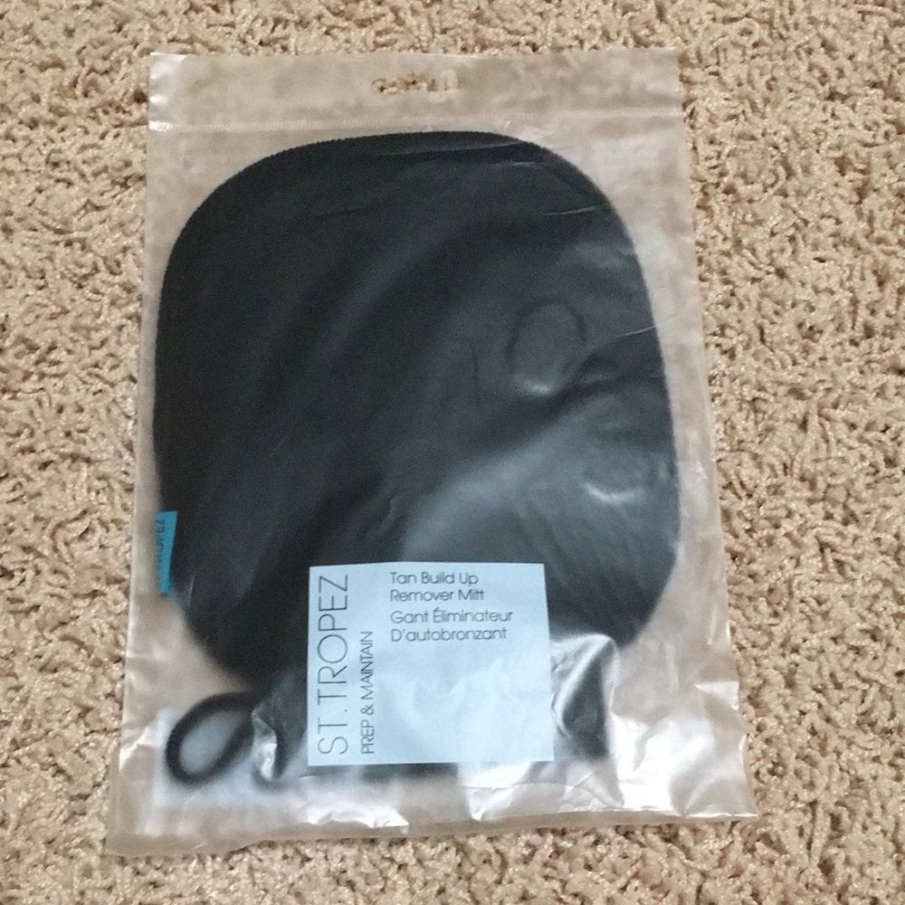 St. Tropez Black Tan Build Up Remover Mitt